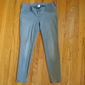 Old Navy Maternity Rockstar jean size 12